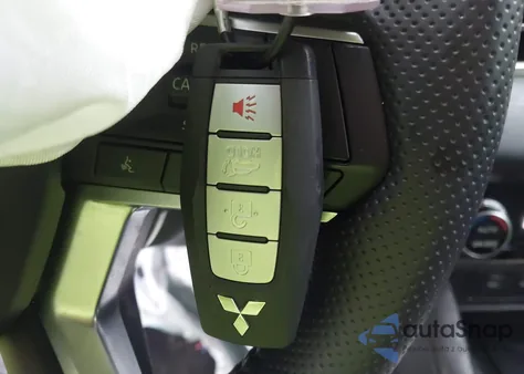 2025 Mitsubishi Outlander Se 2.5 S-Awc/Trail Edition S-Awc z USA, uszkodzony, nr VIN JA4J4VA84SZ016575